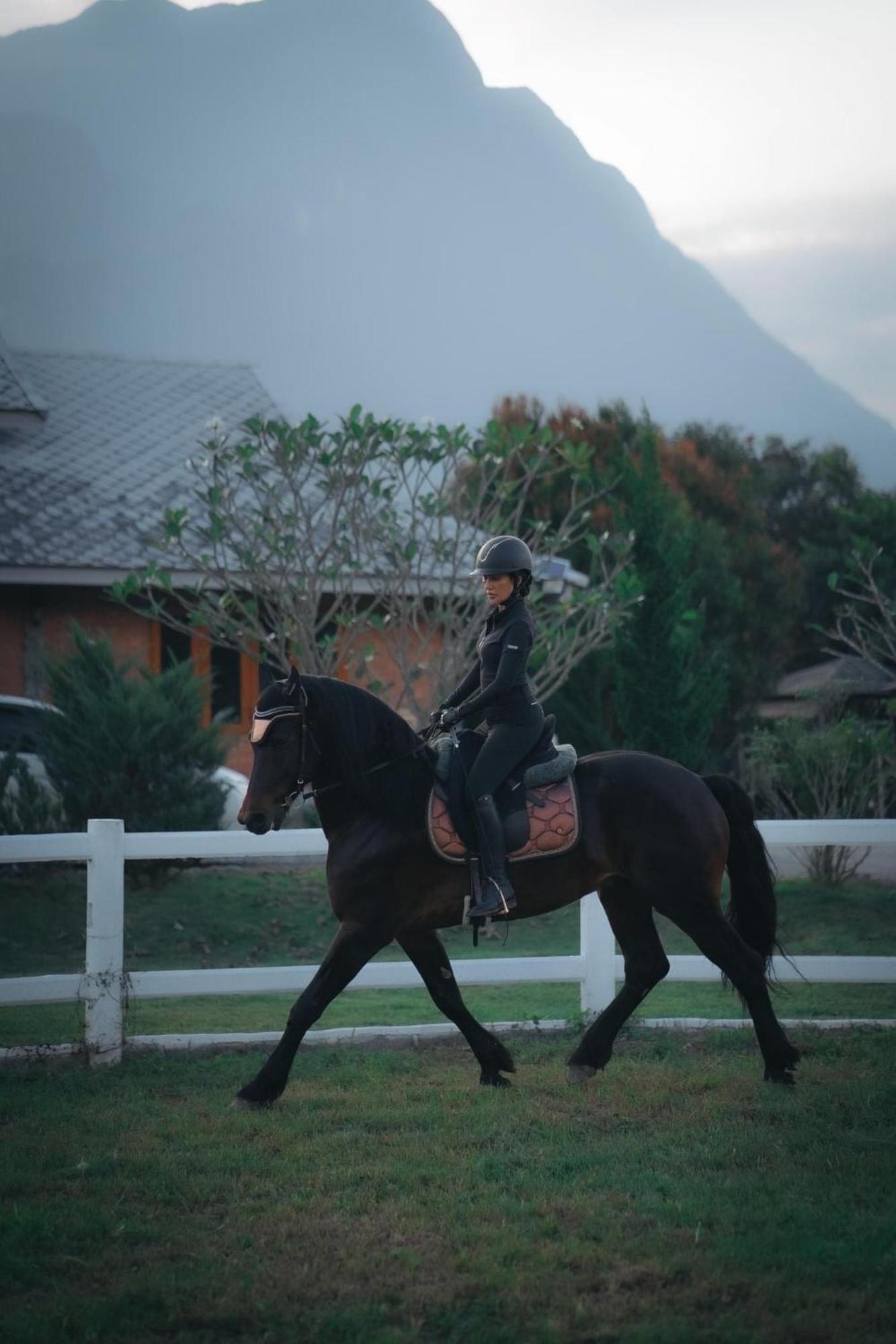 The Wes Village, Incl Free Breakfast & 100 Thb Food Gift Chiang Dao Dış mekan fotoğraf