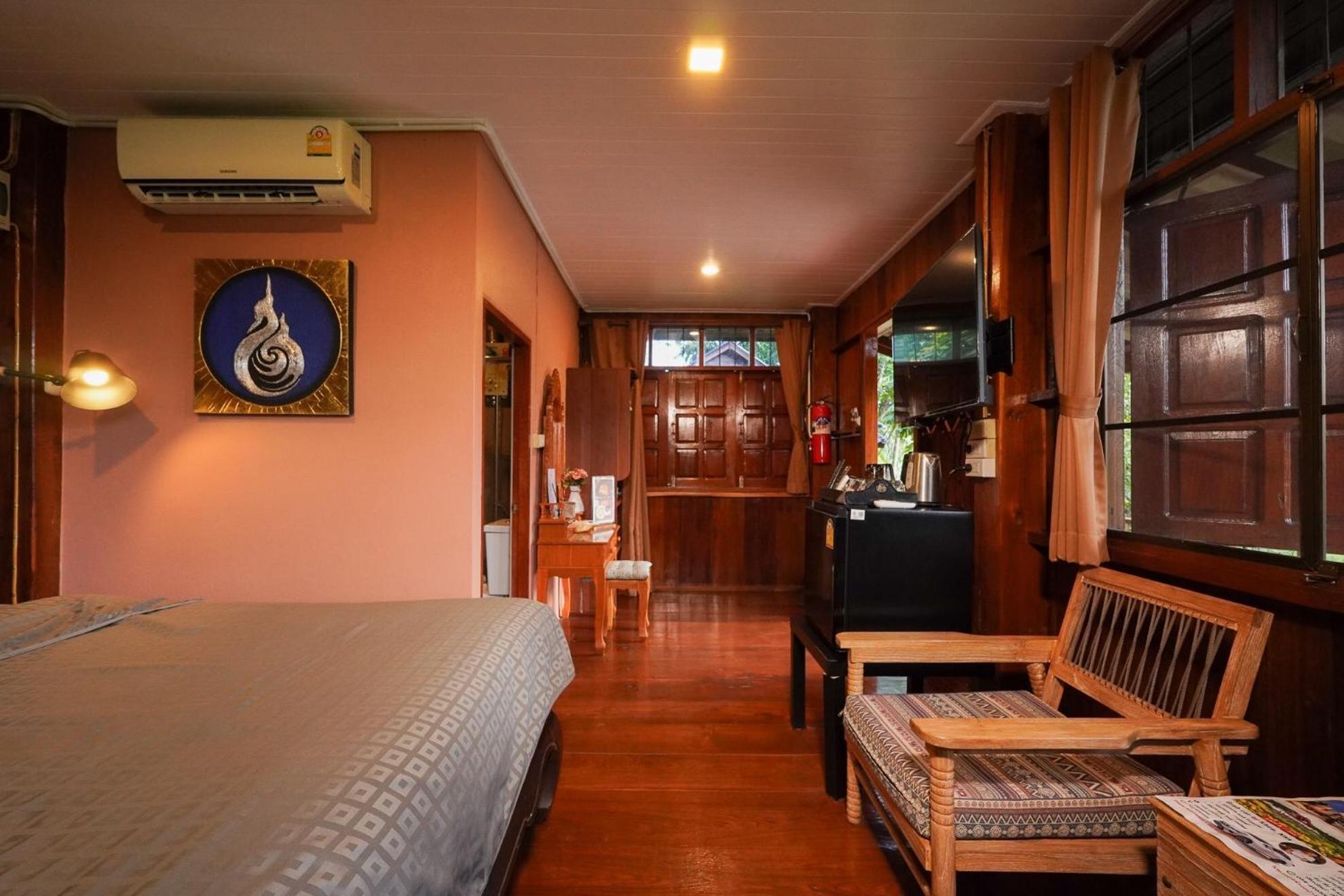 The Wes Village, Incl Free Breakfast & 100 Thb Food Gift Chiang Dao Dış mekan fotoğraf